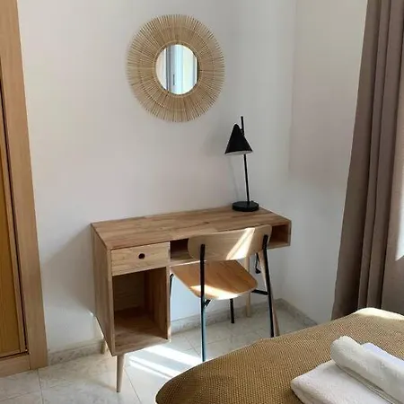 Apartment Miramar 5 Mins From & 180 Sea Views *