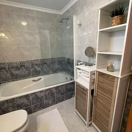 Apartment Miramar 5 Mins From & 180 Sea Views *