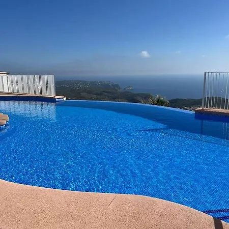 Miramar 5 Mins From & 180 Sea Views Apartment *